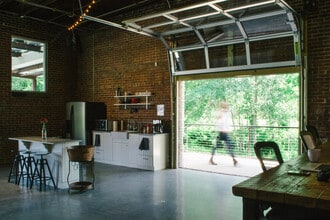 25 Delano Dr, Greenville, SC for lease Interior Photo- Image 2 of 9