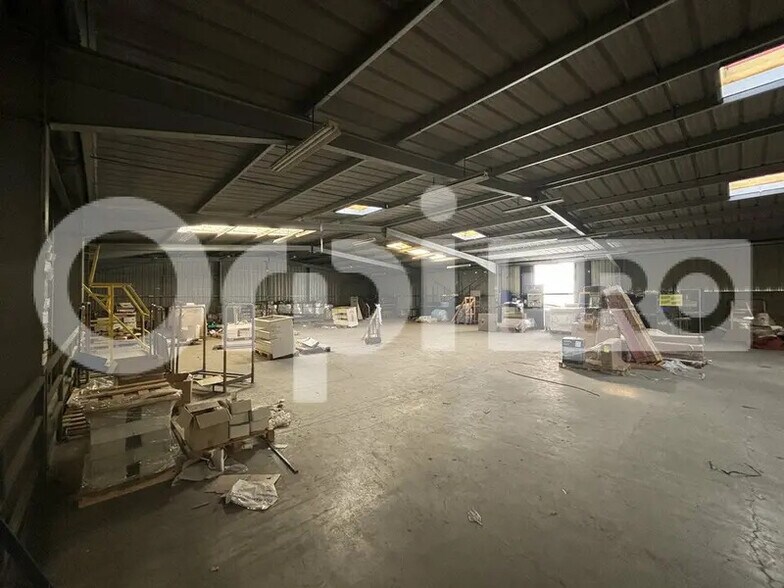 Retail in Montluçon for lease - Interior Photo - Image 3 of 10