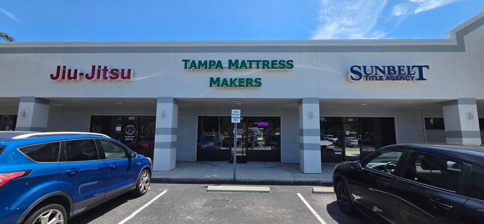 3460 Tampa Rd, Palm Harbor, FL à louer - Photo du bâtiment - Image 2 de 8