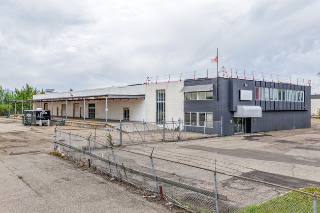 Plus de détails pour 14635 121A Av NW, Edmonton, AB - Industriel à louer