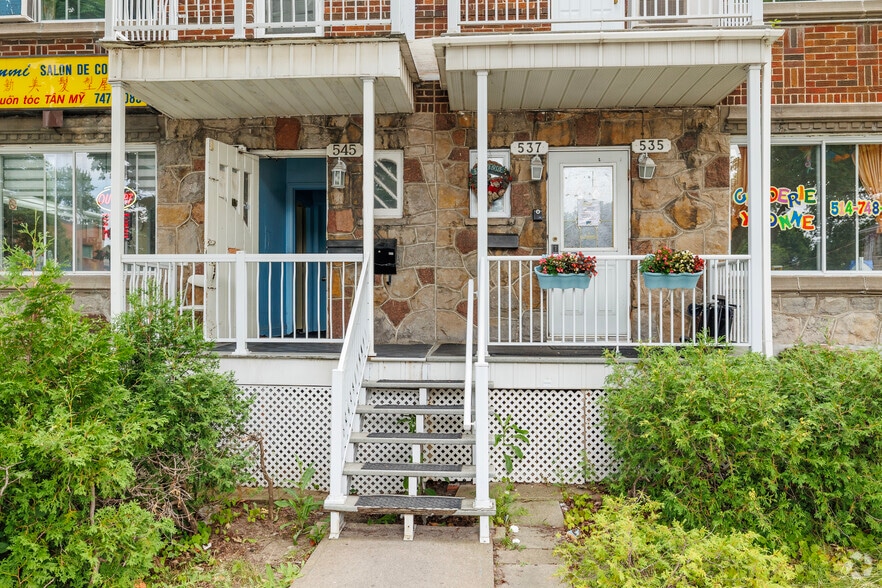 547 Boul Décarie, Saint-Laurent, QC for sale - Building Photo - Image 3 of 3