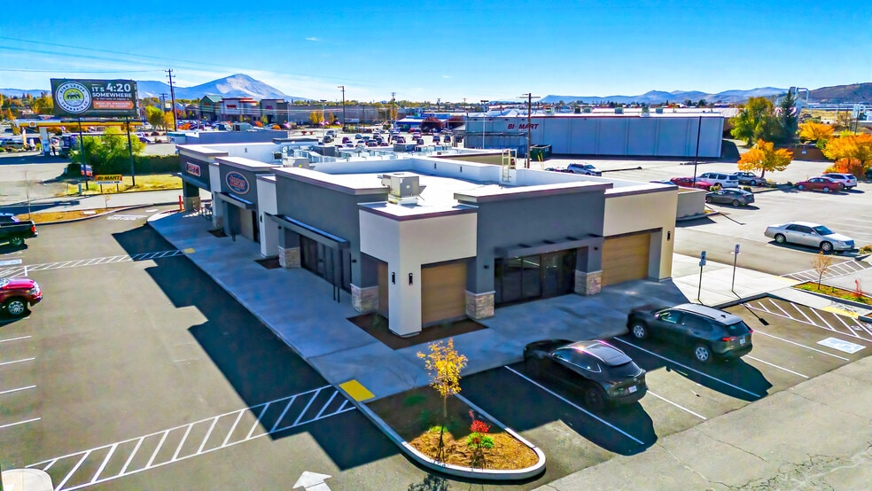 2508 S 6th St, Klamath Falls, OR à louer - Photo du bâtiment - Image 3 de 8