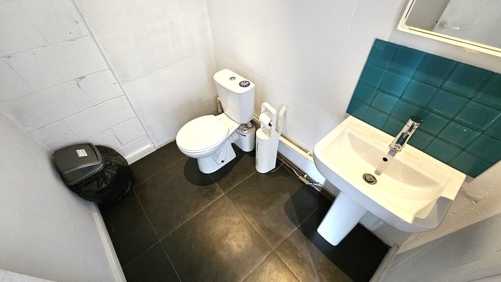 41-75 Consort Rd, London for lease - Building Photo - Image 3 of 7