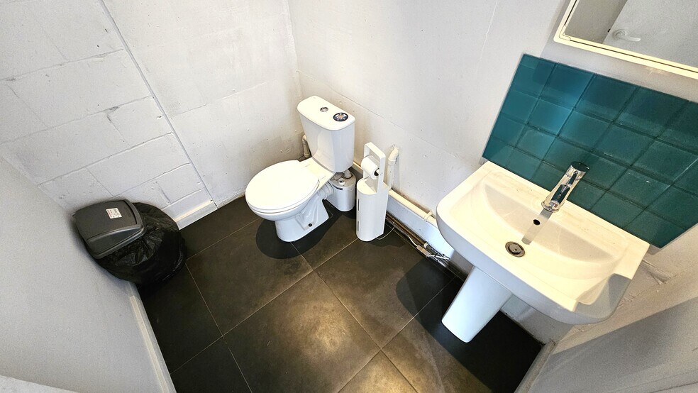 41-75 Consort Rd, Londres à louer - Photo du bâtiment - Image 3 de 7