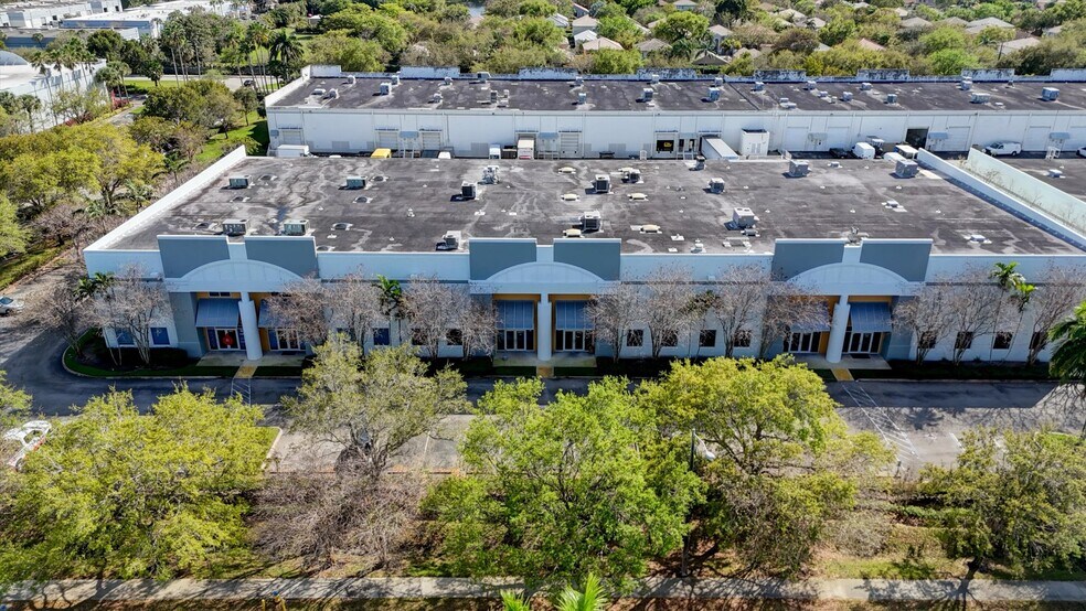 4800 Lyons Technology Pky, Coconut Creek, FL à louer - Photo du bâtiment - Image 3 de 20