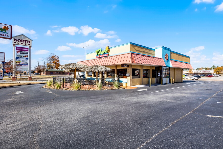 71 Carriage House Dr, Jackson, TN for sale - Building Photo - Image 3 of 33