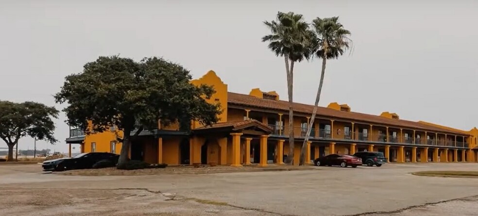 3334 S US Highway 77 Byp, Kingsville, TX à vendre - Photo du bâtiment - Image 2 de 39