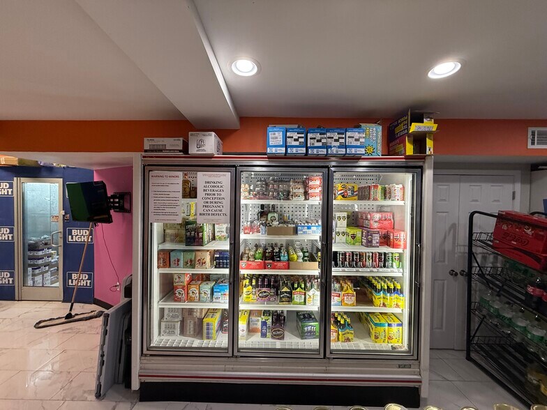 716 E Main St, Richmond, KY à vendre - Photo du bâtiment - Image 2 de 6