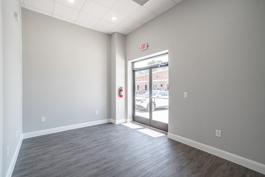 350 Nursery Rd, Spring, TX for lease - Interior Photo - Image 3 of 6