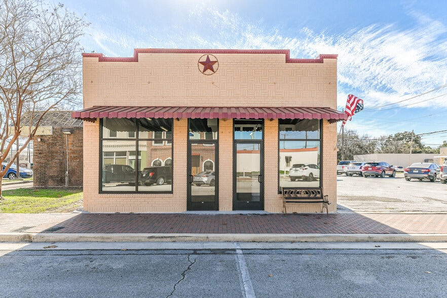 121 W Sealy St, Alvin, TX for sale - Building Photo - Image 2 of 31