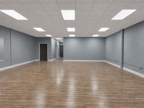 8700 Lake Forest Blvd, New Orleans, LA for lease Interior Photo- Image 2 of 2