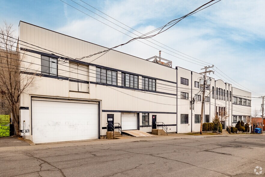 5635 Rue Fullum, Montréal, QC à louer - Photo du bâtiment - Image 2 de 5