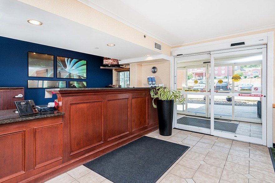 107 Bair Blvd, New Stanton, PA for sale - Interior Photo - Image 3 of 13