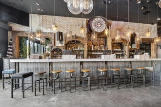 8928-8930 Santa Monica Blvd, West Hollywood, CA for lease Interior Photo- Image 2 of 3