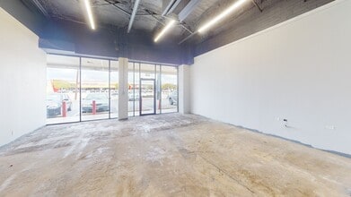 814-842 SW Military Dr, San Antonio, TX for lease Interior Photo- Image 2 of 5