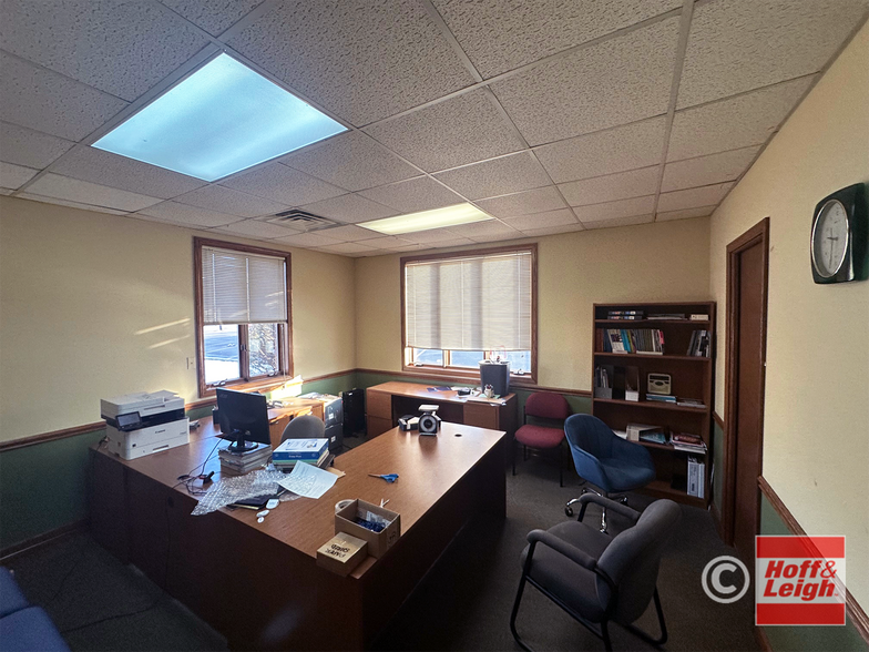 960 Graham Rd, Cuyahoga Falls, OH à louer - Photo intérieure - Image 2 de 5