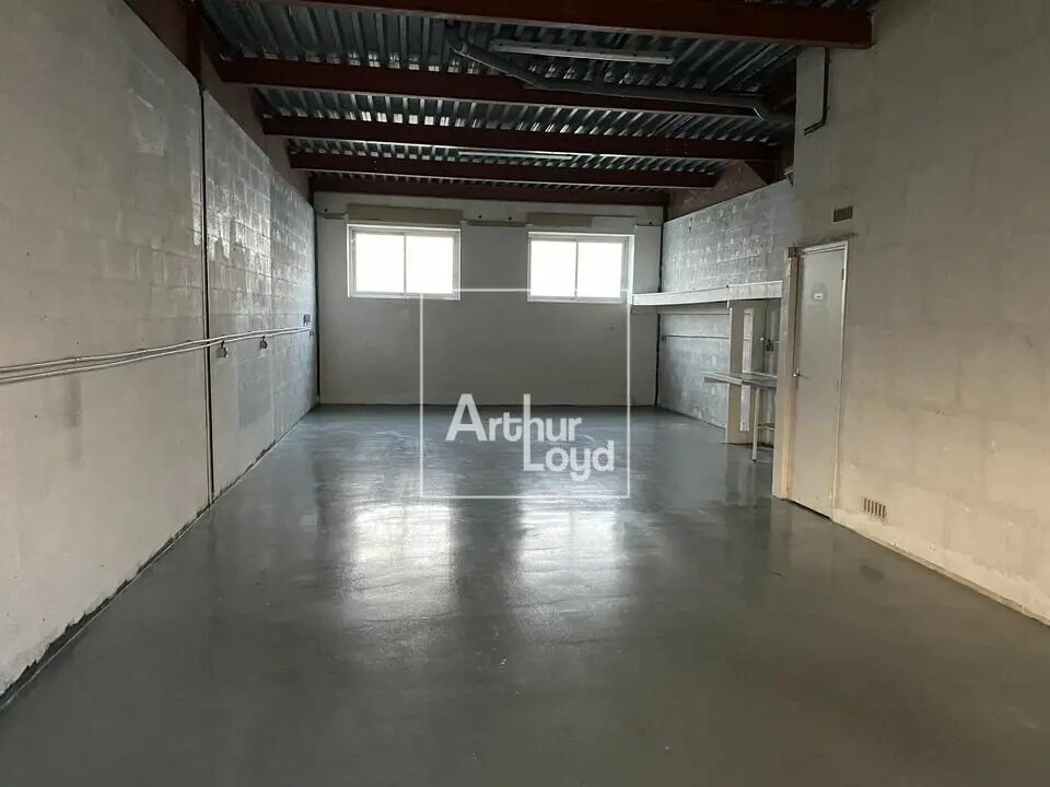 Office in Lisses for lease Interior Photo- Image 1 of 7