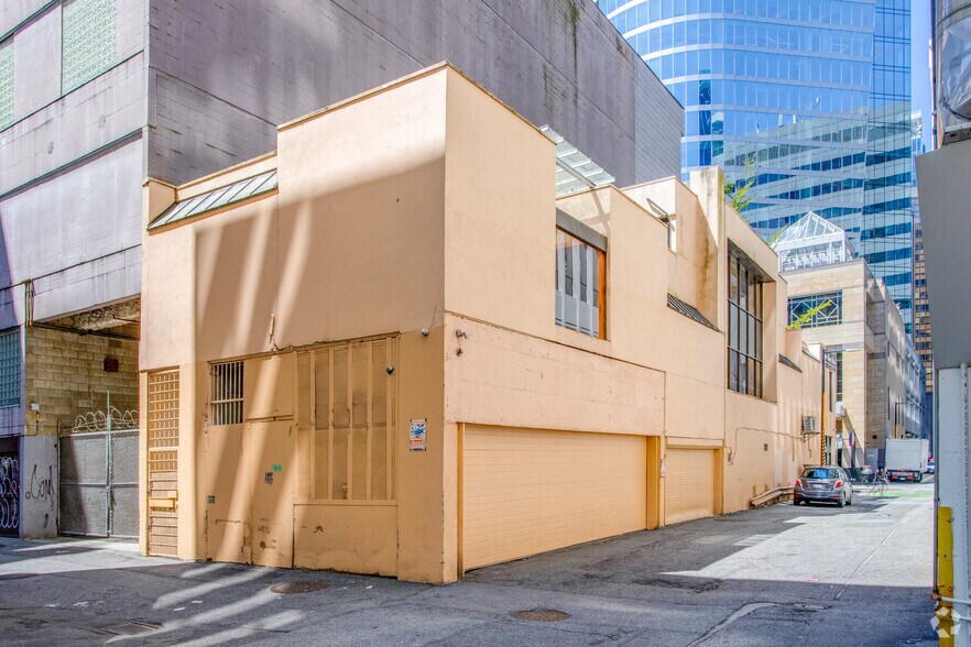 518-520 Hornby St, Vancouver, BC for lease - Building Photo - Image 2 of 4