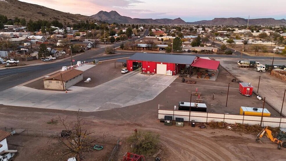 300 S Cockrell St, Alpine, TX à vendre - Photo du bâtiment - Image 2 de 15