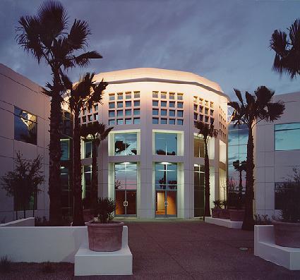 7670 W Lake Mead Blvd, Las Vegas, NV à louer - Photo du bâtiment - Image 2 de 2