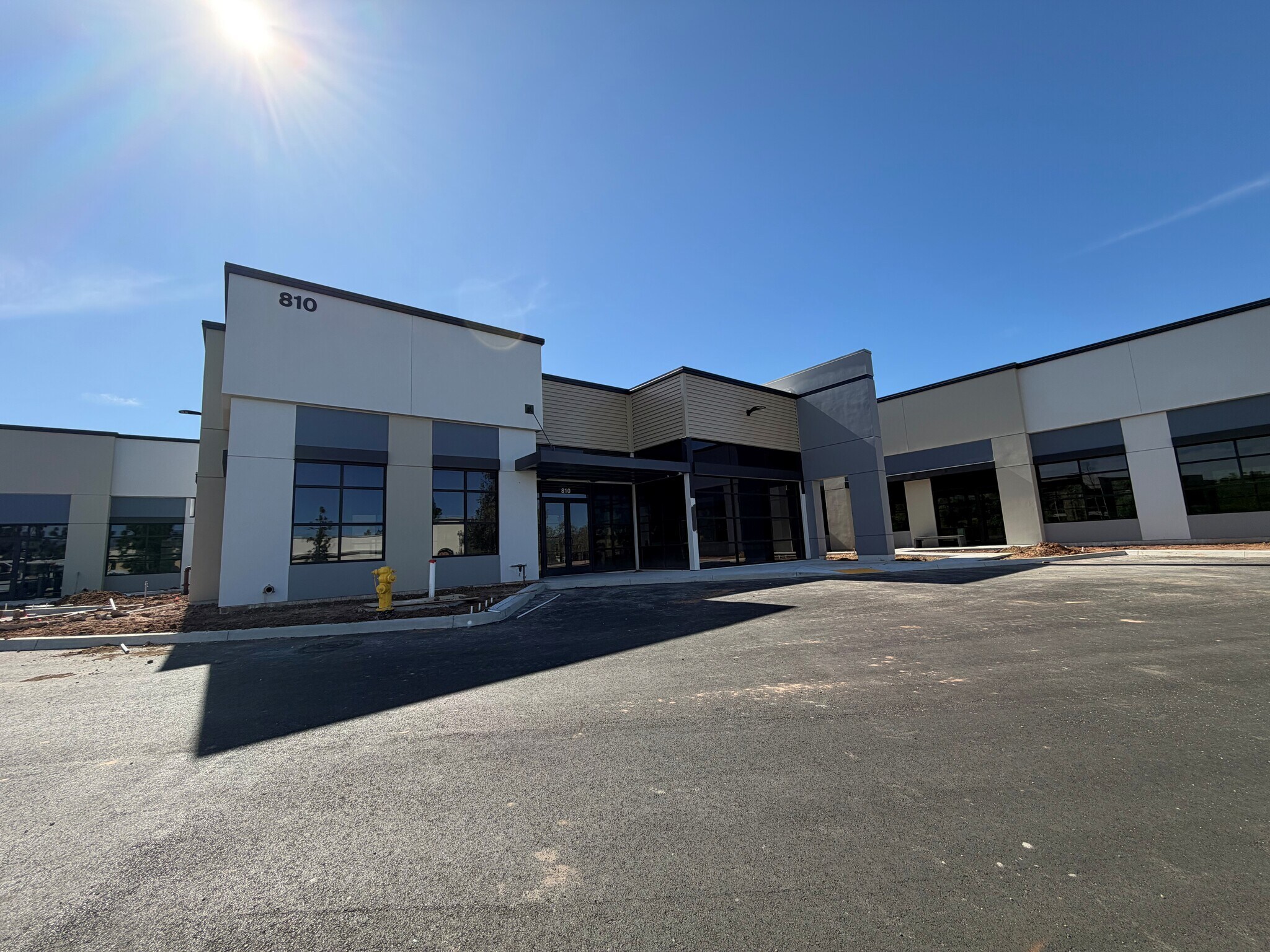 810 Patriot Dr, Moorpark, CA à vendre Photo principale- Image 1 de 6