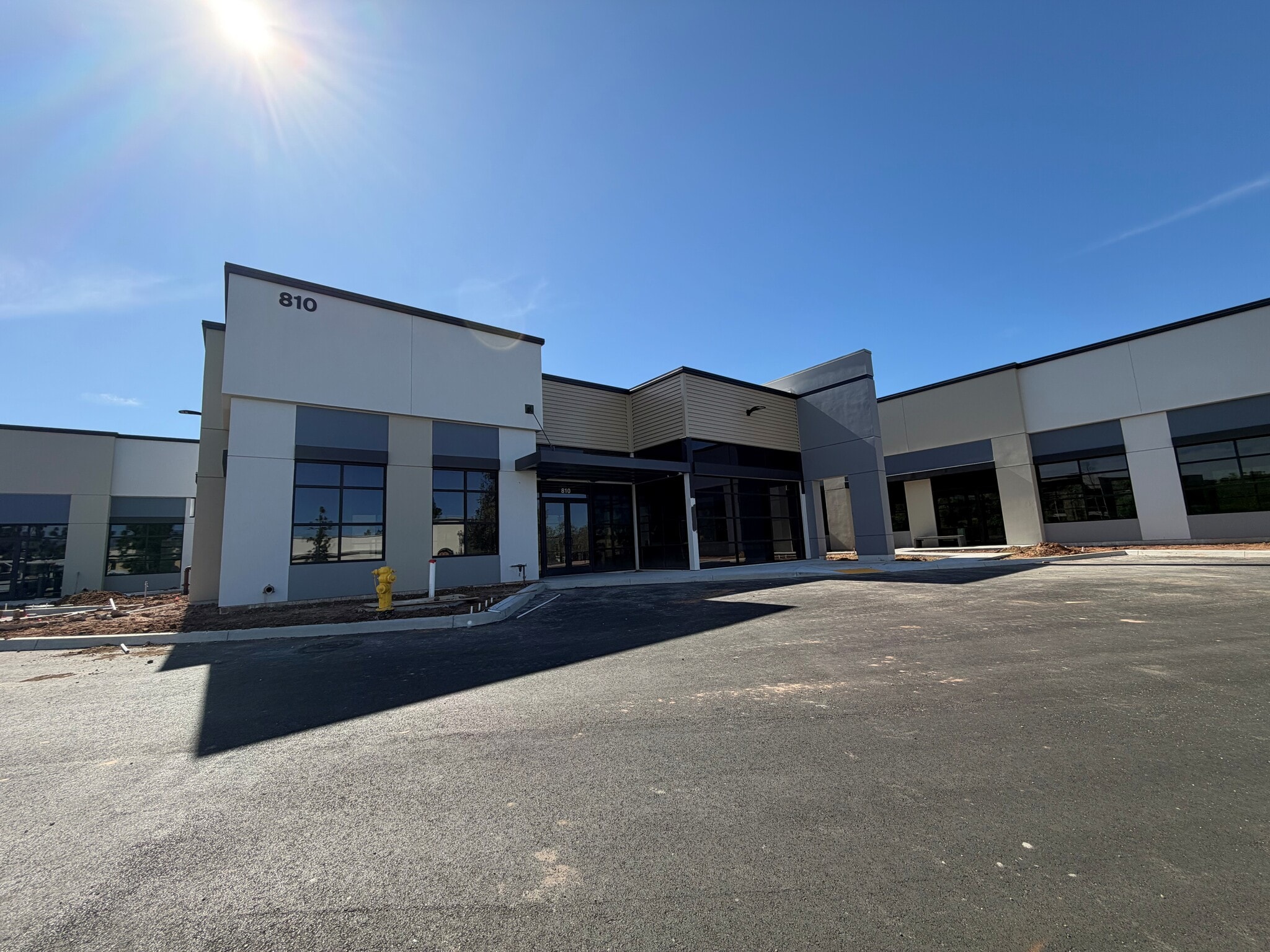 810 Patriot Dr, Moorpark, CA for sale Primary Photo- Image 1 of 6