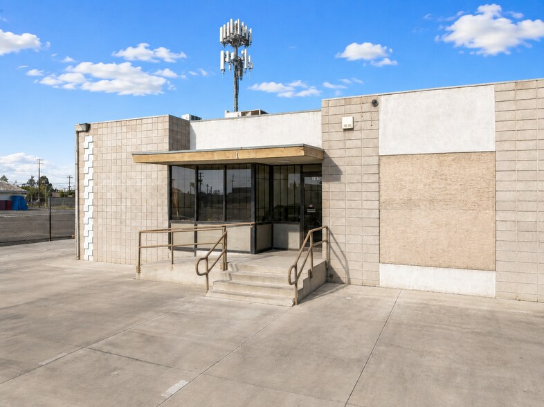 117 & 133 V Street, Bakersfield, CA portefeuille de 2 propriétés à vendre sur LoopNet.ca - Photo du bâtiment - Image 3 de 9