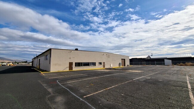 Plus de détails pour 1223 N 6th Ave, Yakima, WA - Industriel à louer