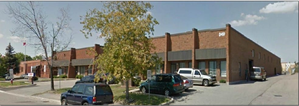 949 Kamato Rd, Mississauga, ON à louer - Photo du bâtiment - Image 3 de 3