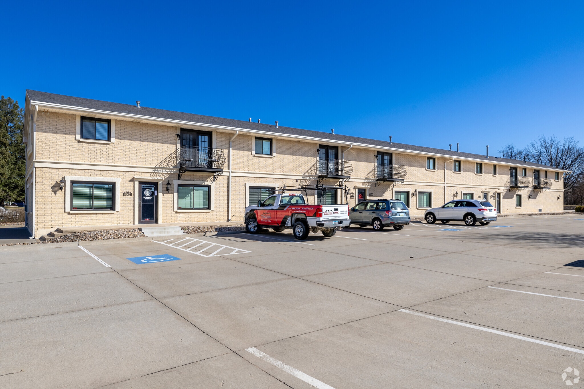 1908 Grand Ave, West Des Moines, IA for lease Primary Photo- Image 1 of 12