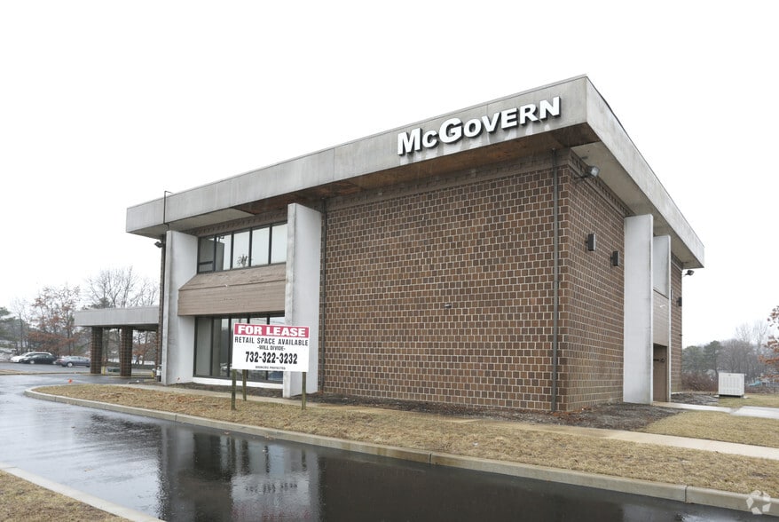 24 Lanes Mill Rd, Brick, NJ à vendre - Photo du bâtiment - Image 3 de 4