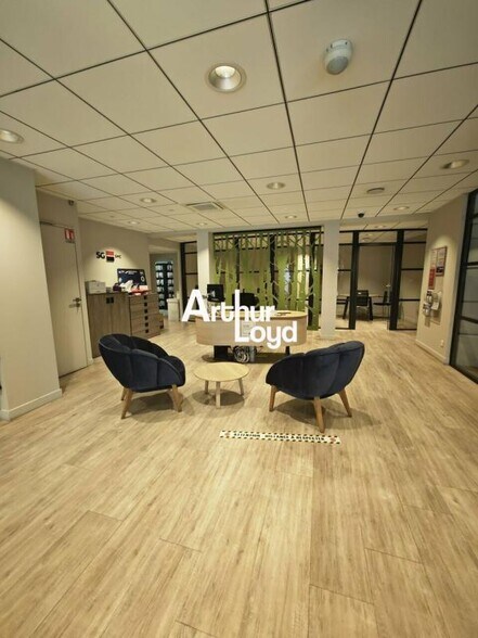 Retail in Nice for sale - Lobby - Image 3 of 10