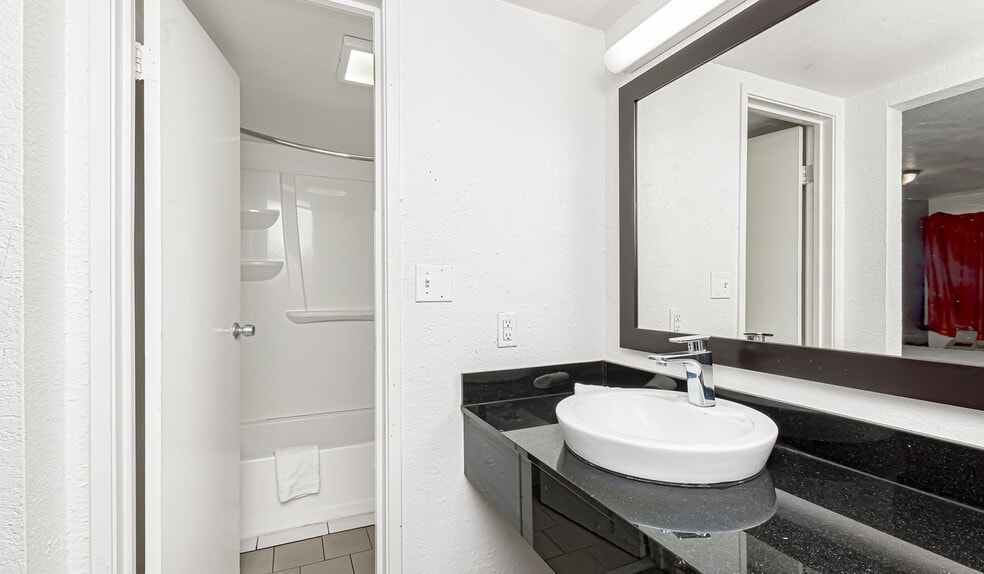 9999 Gwenadele Ave, Baton Rouge, LA for sale - Building Photo - Image 3 of 15