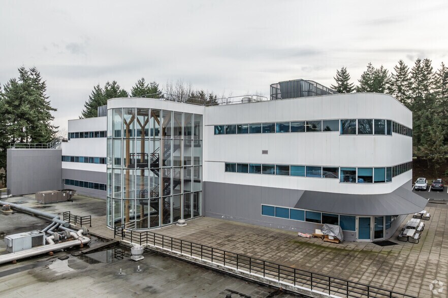 4225 Kincaid St, Burnaby, BC à vendre - Photo du bâtiment - Image 3 de 7