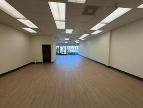 514-538 W Katella Ave, Orange, CA à louer Photo intérieure- Image 1 de 2