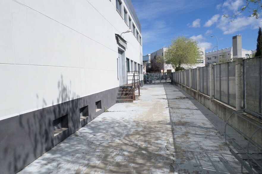 Industrial in Villaviciosa de Odón, Madrid for sale - Building Photo - Image 3 of 8