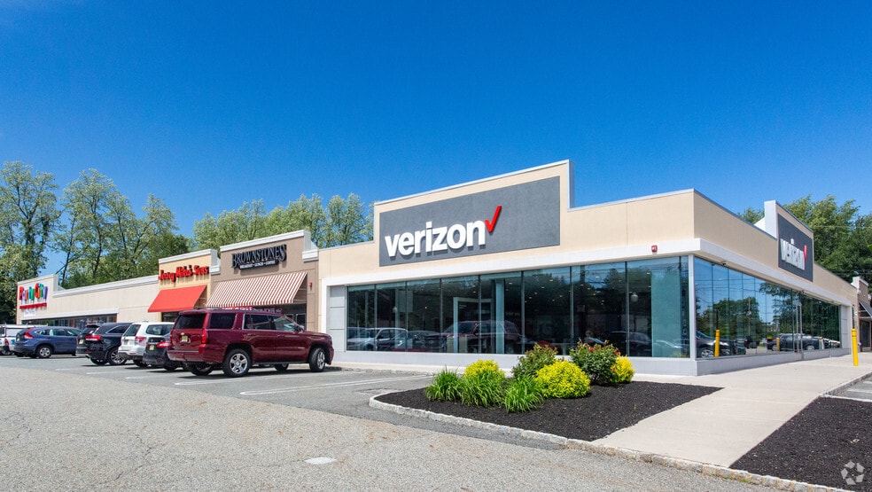 346 State Route 10, East Hanover, NJ à louer - Photo du bâtiment - Image 3 de 4