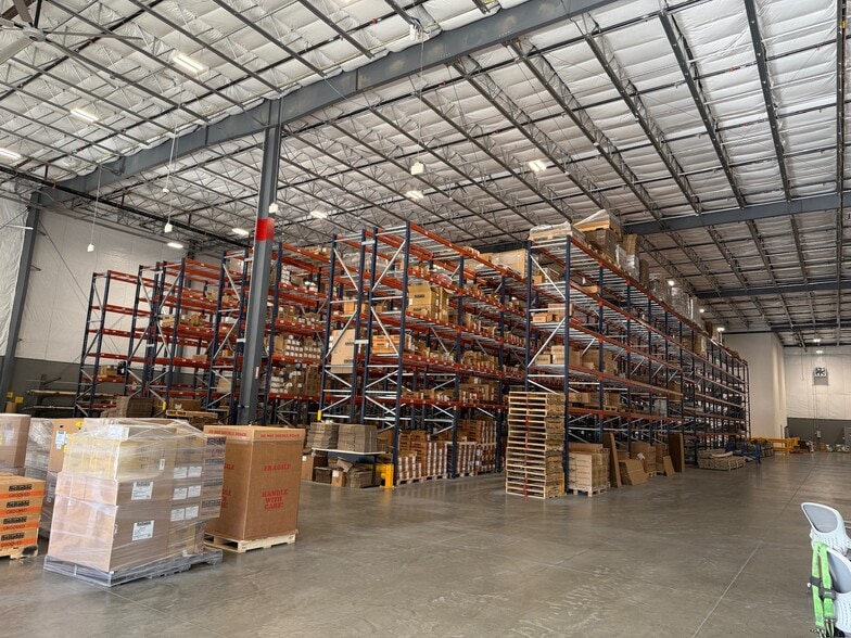 741 Hickory Industrial Dr, Old Hickory, TN for lease - Building Photo - Image 3 of 8