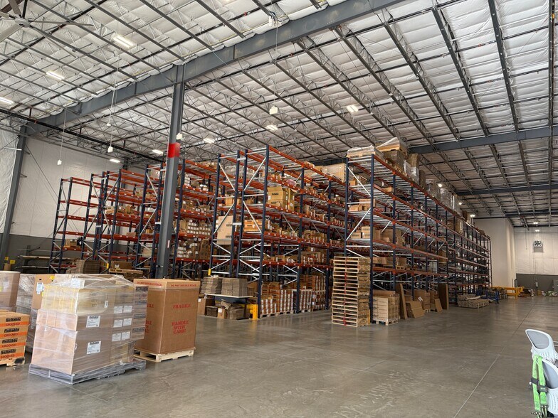 741 Hickory Industrial Dr, Old Hickory, TN à louer - Photo du bâtiment - Image 3 de 8