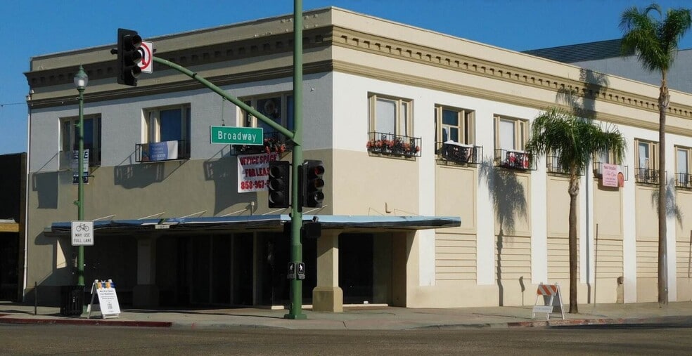 101 E Grand Ave, Escondido, CA à louer - Photo du bâtiment - Image 3 de 11