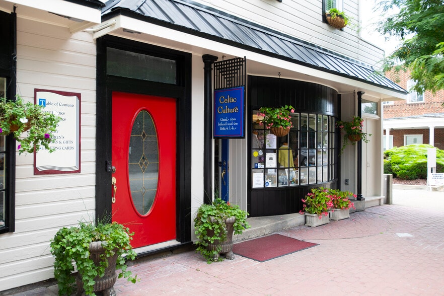 137 E Main St, Ligonier Township, PA for sale - Primary Photo - Image 1 of 19