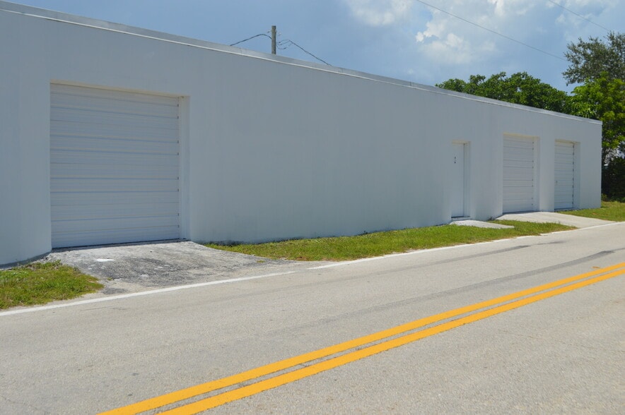 421 NE 7th Ave, Boynton Beach, FL for lease - Building Photo - Image 3 of 14