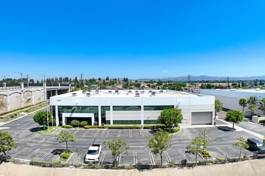 1500 Lakeview Loop, Anaheim, CA for lease - Building Photo - Image 2 of 3