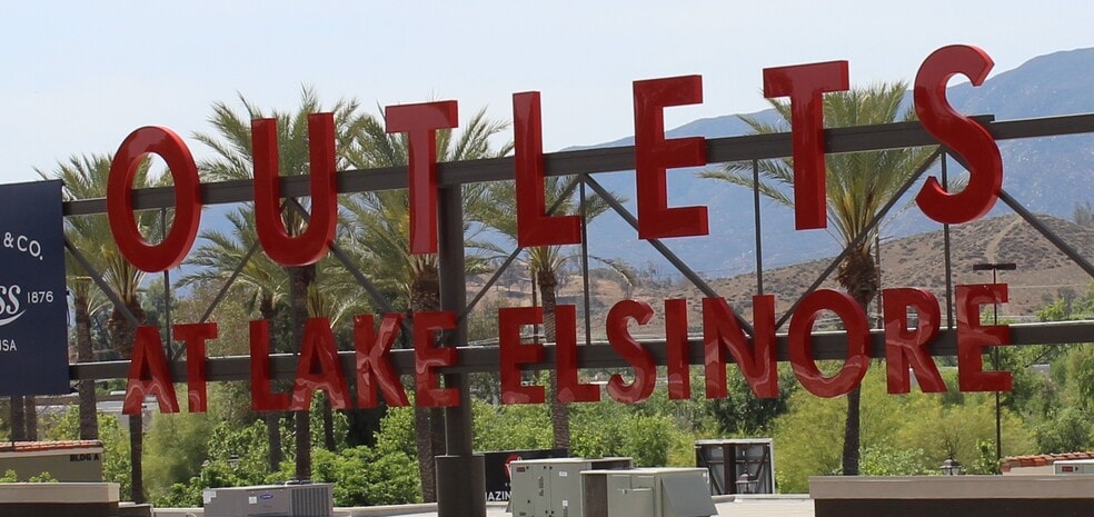 17600 Collier Ave, Lake Elsinore, CA for lease - Building Photo - Image 2 of 44