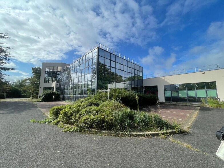 Flex dans Villebon-sur-Yvette à louer - Photo du bâtiment - Image 2 de 3