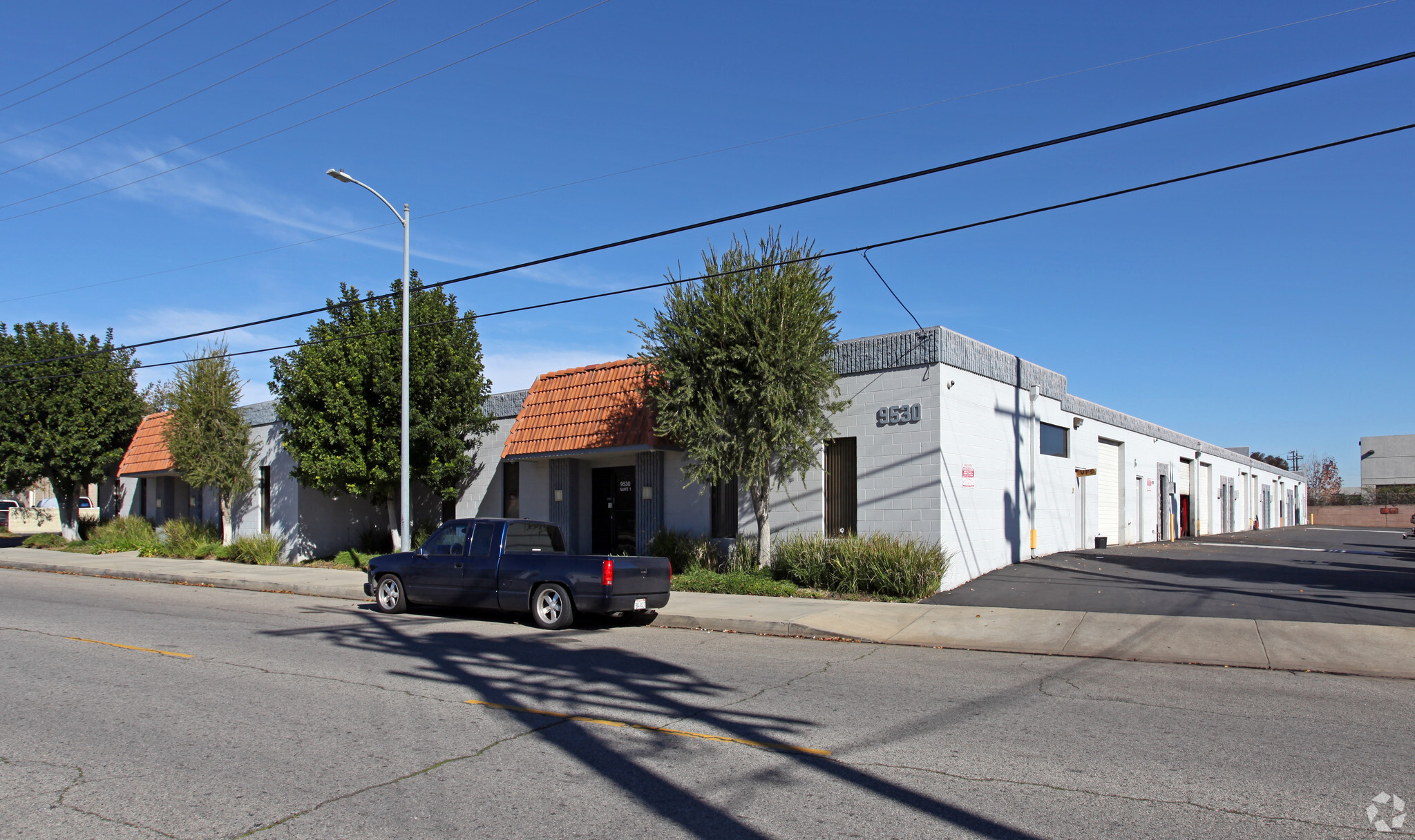 9530-9540 Owensmouth Ave, Chatsworth, CA for lease Primary Photo- Image 1 of 5