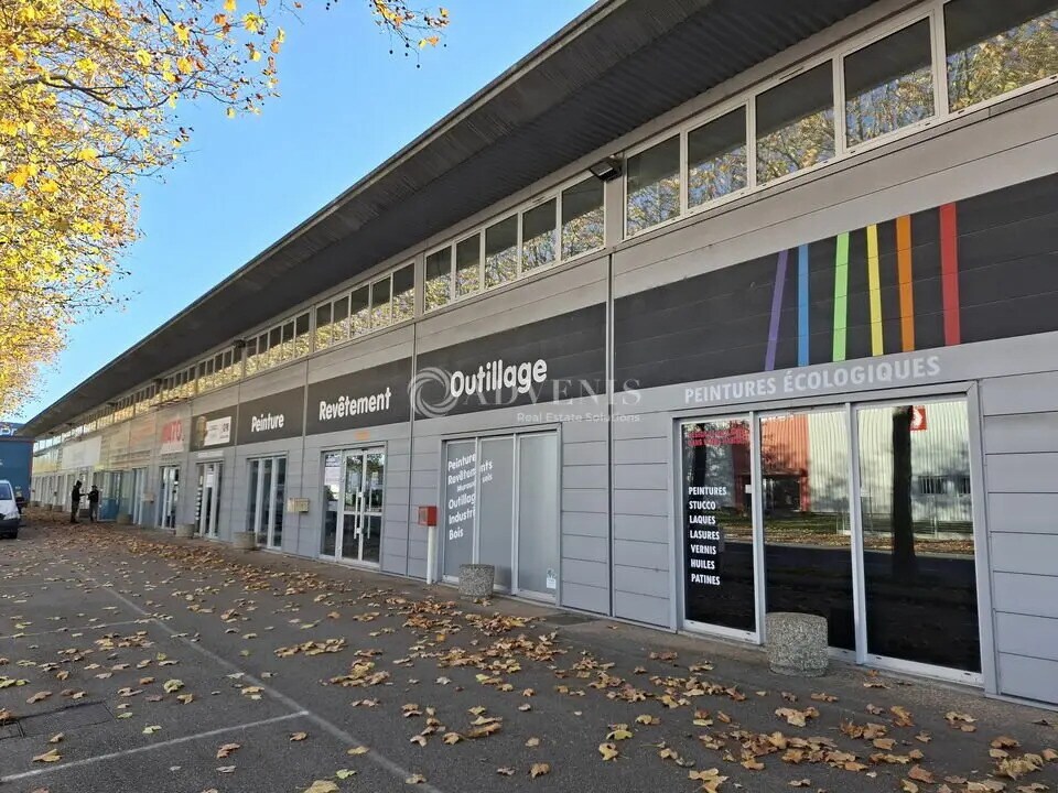 Retail in Nancy for lease Building Photo- Image 1 of 10