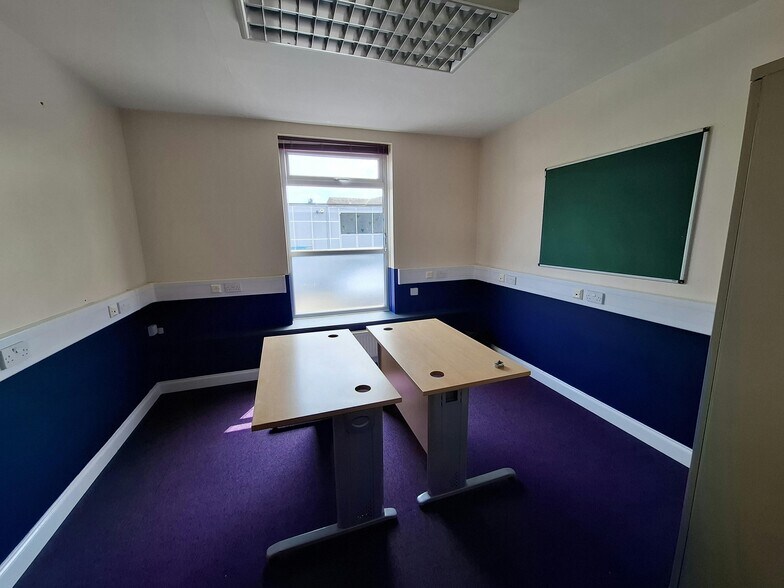 9-11 Carden St, Worcester à vendre - Photo du bâtiment - Image 3 de 8