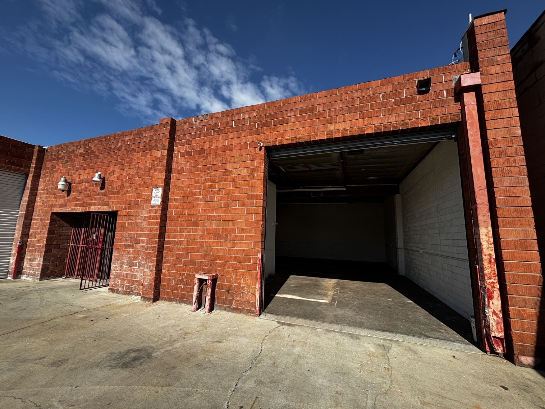 1311 W 130th St, Gardena, CA for lease Interior Photo- Image 1 of 3