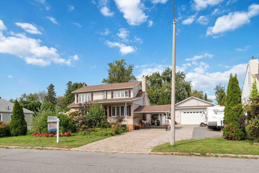 431 Blake Blvd, Ottawa, ON à vendre - Photo du bâtiment - Image 2 de 7